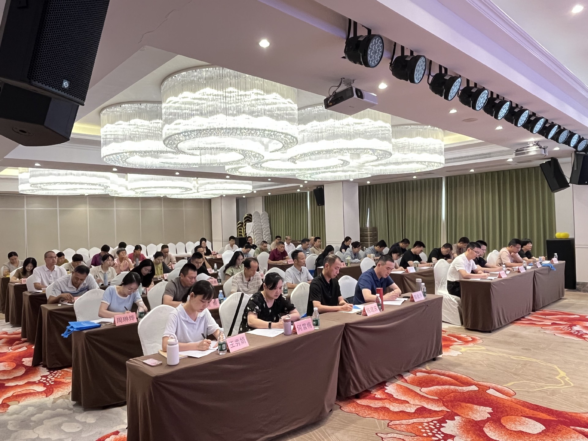 上课照片2.jpg